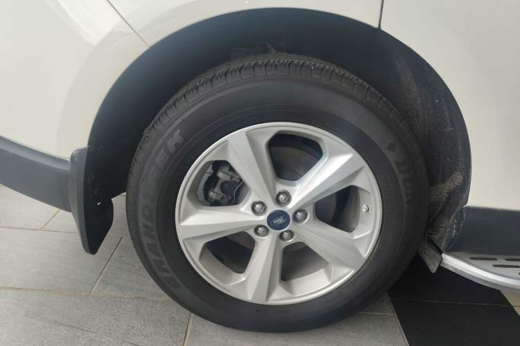 Used Ford Edge 2015 2.0T GTDi Two-Wheel-Drive Elite Edition Exterior 3