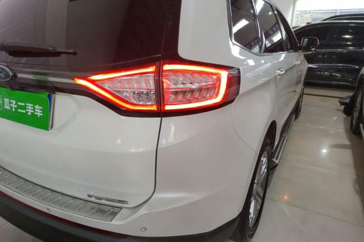 Used Ford Edge 2015 2.0T GTDi Two-Wheel-Drive High-Line Version Exterior 3