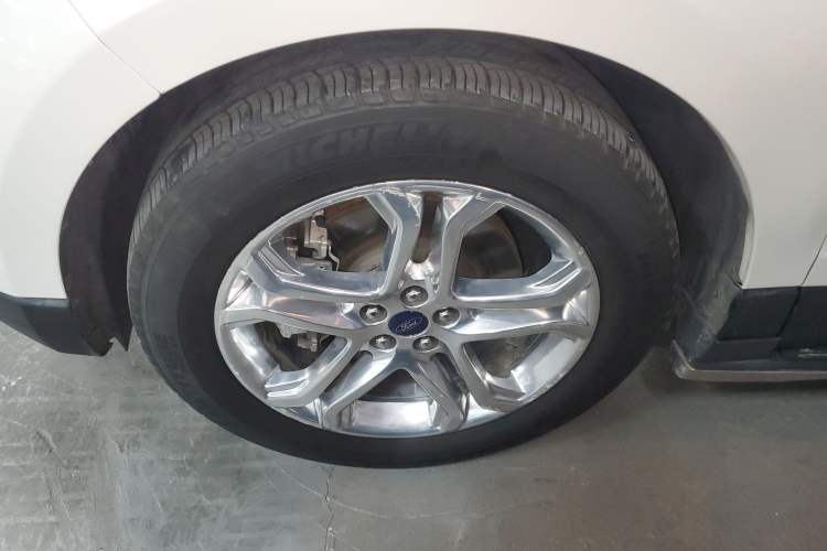 Used Ford Edge 2015 2.0T GTDi Two-Wheel-Drive High-Line Version Exterior 4