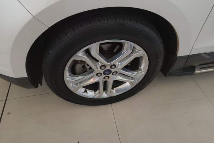 Used Ford Edge 2015 2.0T GTDi Two-Wheel-Drive High-Line Version Exterior 4