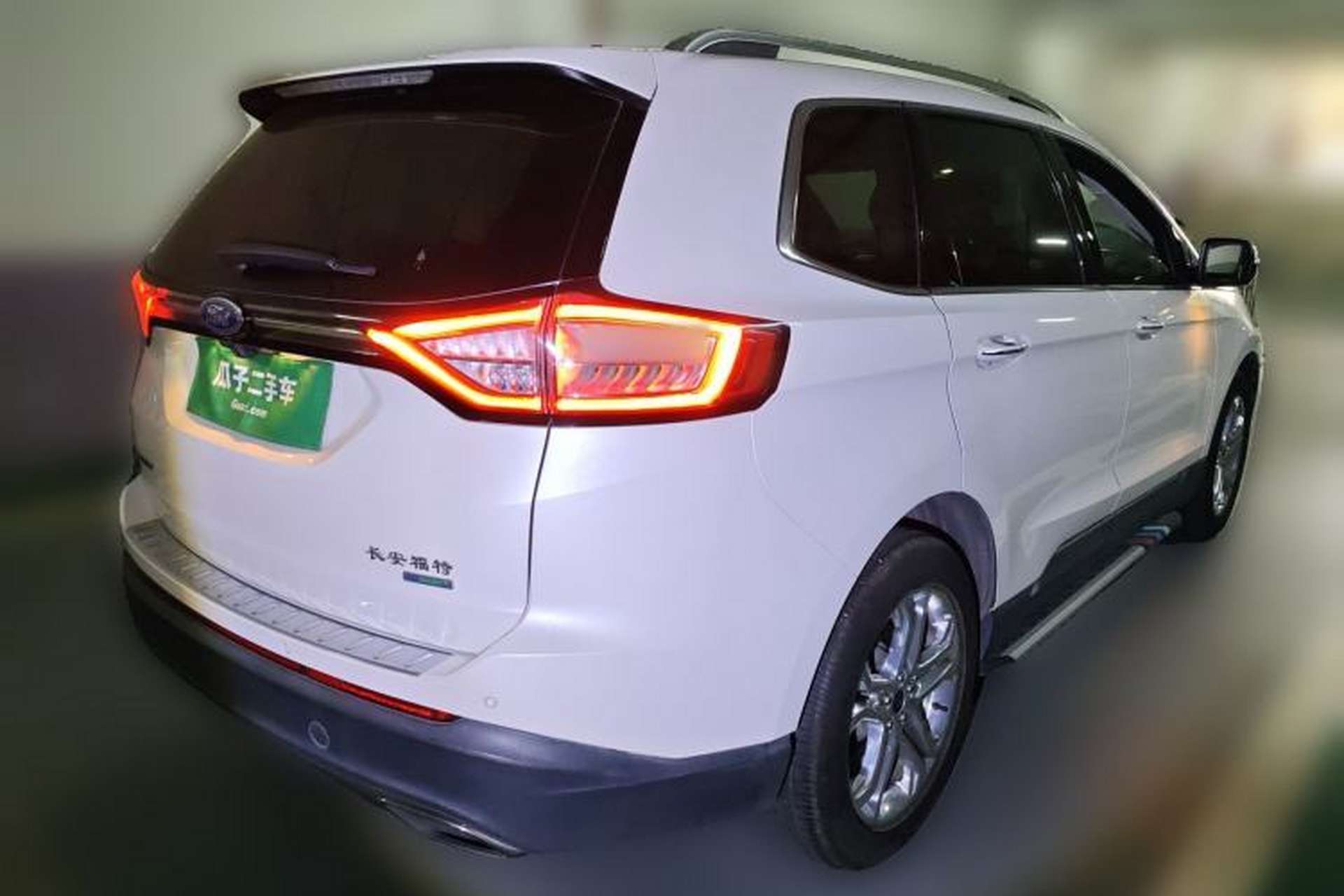 Used Ford Edge 2015 2.0T GTDi Two-Wheel-Drive High-Line Version Exterior 5