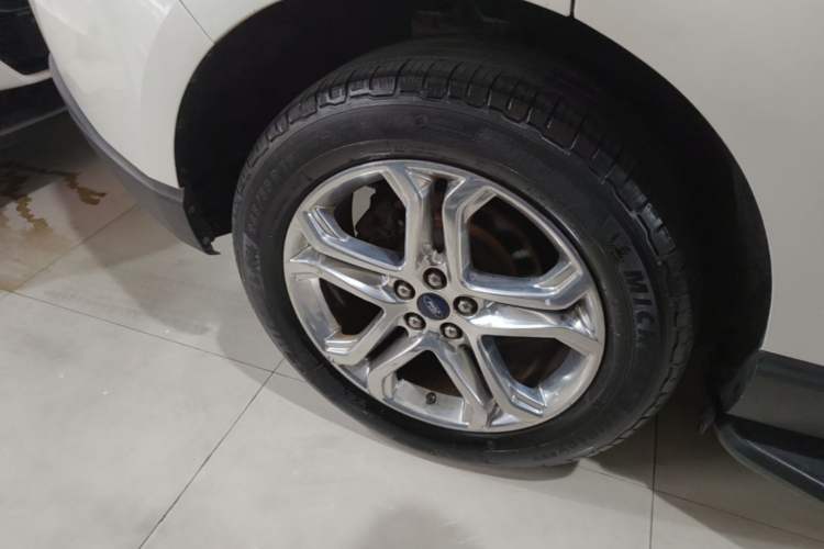 Used Ford Edge 2015 2.0T GTDi Two-Wheel-Drive High-Line Version Exterior 5