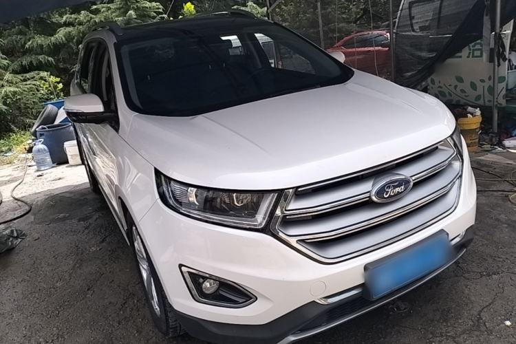 Used Ford Edge 2015 2.0T GTDi Two-Wheel-Drive High-Line Version Front Right 45 Deg