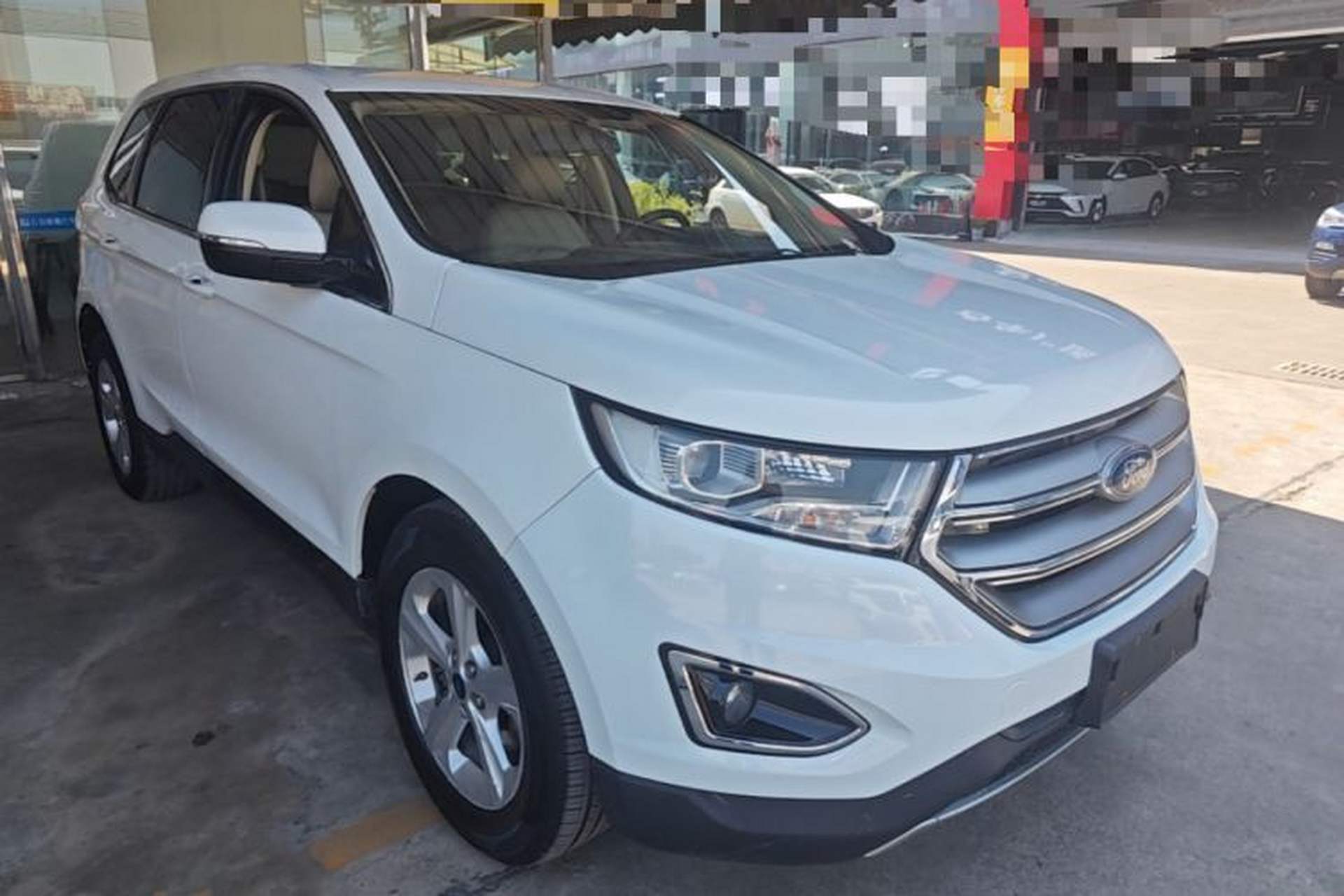 Used Ford Edge 2015 2.0T GTDi Two-Wheel-Drive Elite Edition Front Right 45 Deg