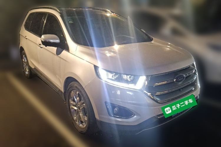 Used Ford Edge 2015 2.0T GTDi Two-Wheel-Drive High-Line Version Front Right 45 Deg