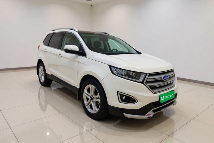 Used Ford Edge 2015 2.0T GTDi Two-Wheel-Drive High-Line Version Front Right 45 Deg