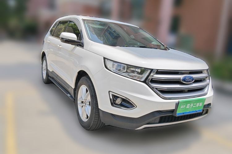 Used Ford Edge 2015 2.0T GTDi Two-Wheel-Drive Platinum Edition Front Right 45 Deg