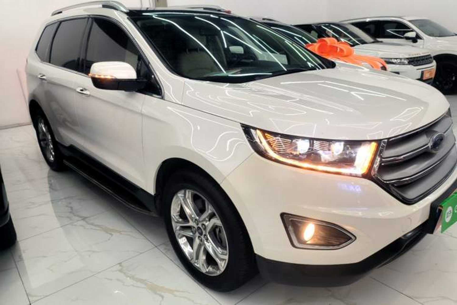 Used Ford Edge 2015 2.0T GTDi Two-Wheel-Drive High-Line Version Front Right 45 Deg