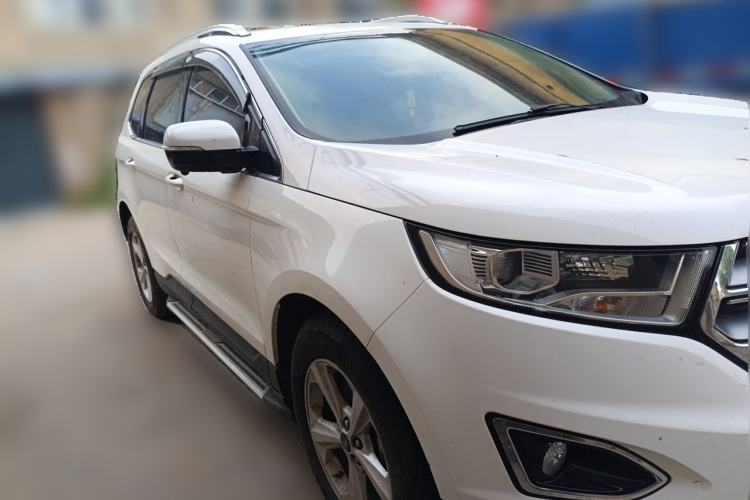 Used Ford Edge 2015 2.0T GTDi Two-Wheel-Drive Elite Edition Front Right 45 Deg