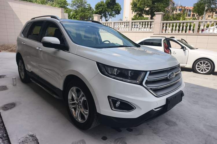 Used Ford Edge 2015 2.0T GTDi Two-Wheel-Drive High-Line Version Front Right 45 Deg