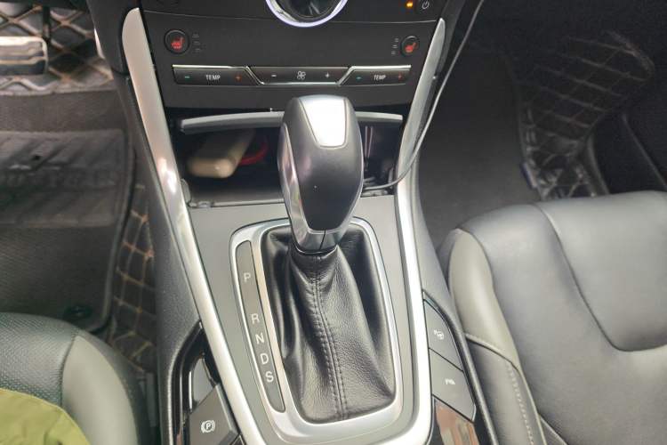 Used Ford Edge 2015 2.7T GTDi 4x4 Sporty 7-Seater Gear Lever