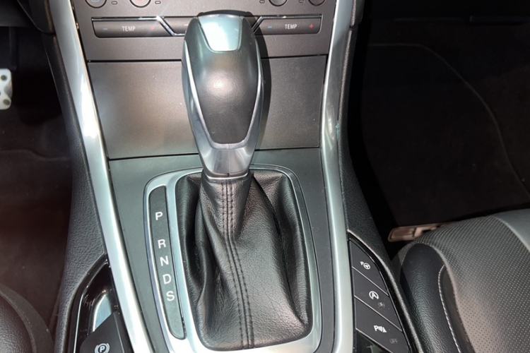 Used Ford Edge 2015 2.0T GTDi Four-Wheel Drive Prestige Model Gear Lever