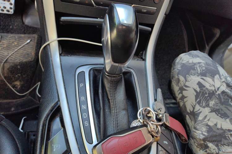 Used Ford Edge 2015 2.0T GTDi Four-Wheel Drive Prestige Model Gear Lever