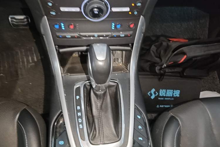 Used Ford Edge 2015 2.0T GTDi Four-Wheel Drive Prestige Model Gear Lever
