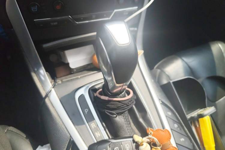 Used Ford Edge 2015 2.0T GTDi Four-Wheel Drive Prestige Model Gear Lever
