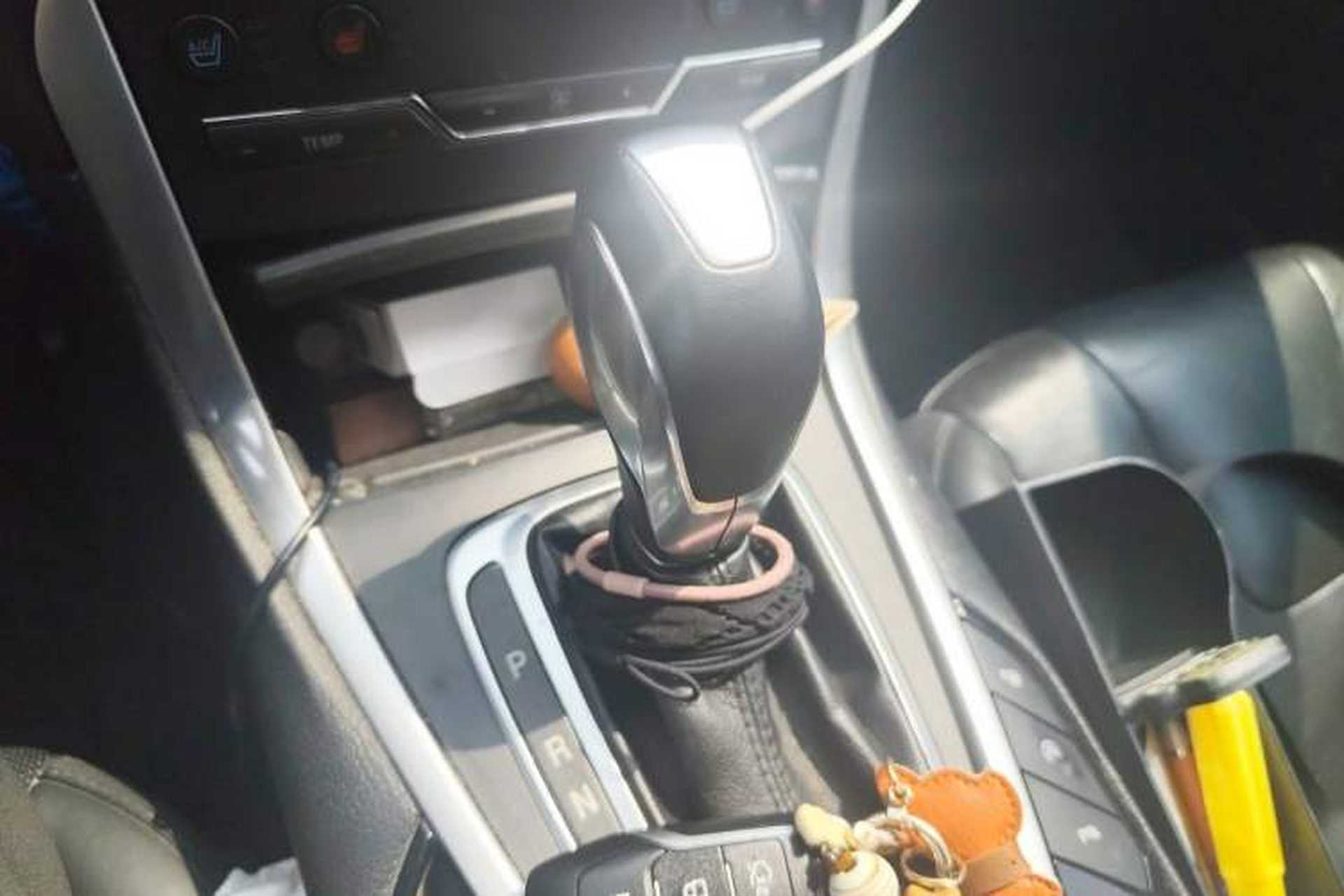 Used Ford Edge 2015 2.0T GTDi Four-Wheel Drive Prestige Model Gear Lever