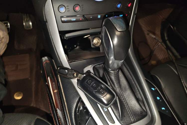Used Ford Edge 2015 2.0T GTDi Four-Wheel Drive Prestige Model Gear Lever