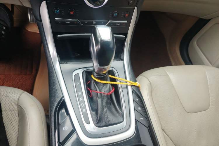 Used Ford Edge 2015 2.0T GTDi Four-Wheel Drive Prestige Model Gear Lever