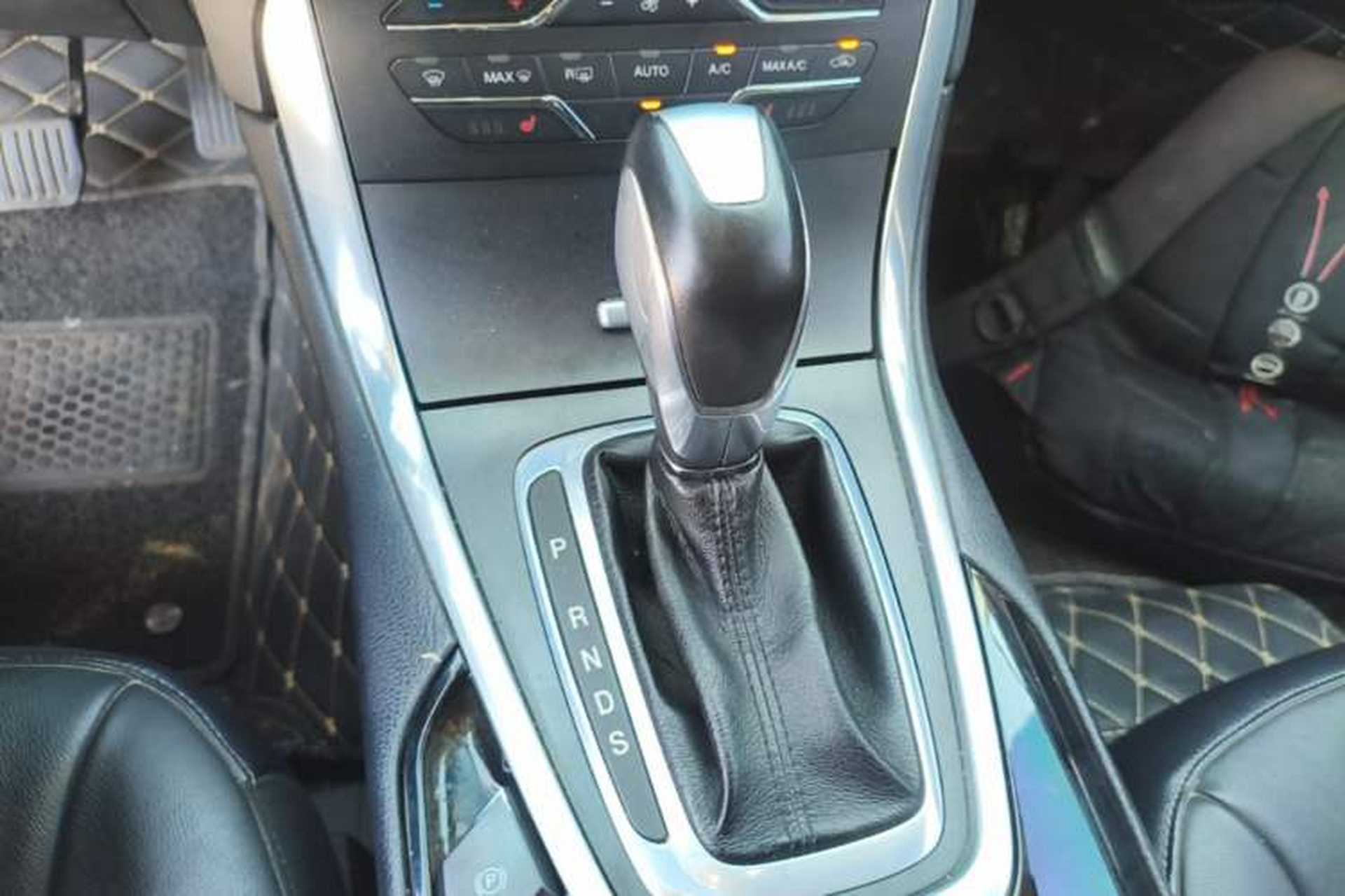 Used Ford Edge 2015 2.0T GTDi 4x4 High-Grade Model Gear Lever