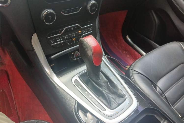 Used Ford Edge 2015 2.0T GTDi 4x4 High-Grade Model Gear Lever
