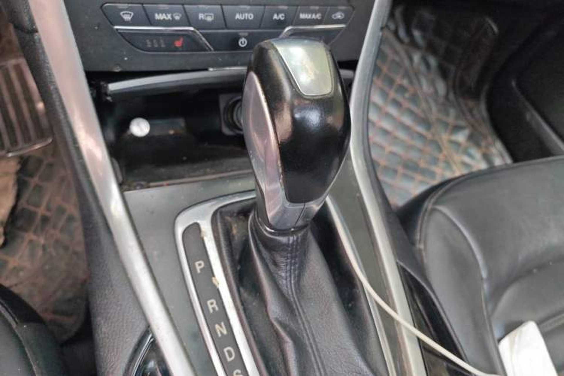 Used Ford Edge 2015 2.0T GTDi 4x4 High-Grade Model Gear Lever