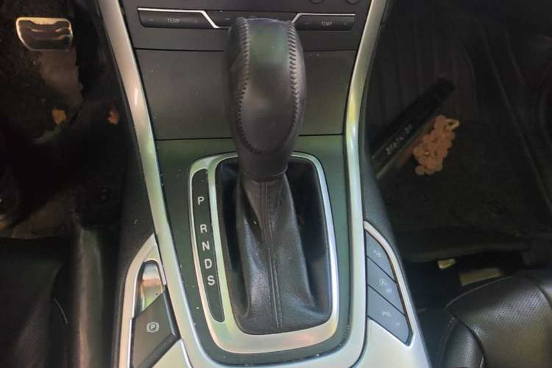 Used Ford Edge 2015 2.0T GTDi Four-Wheel Drive Prestige Model Gear Lever