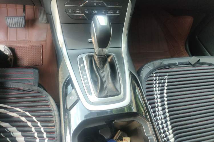 Used Ford Edge 2015 2.0T GTDi 4x4 High-Grade Model Gear Lever