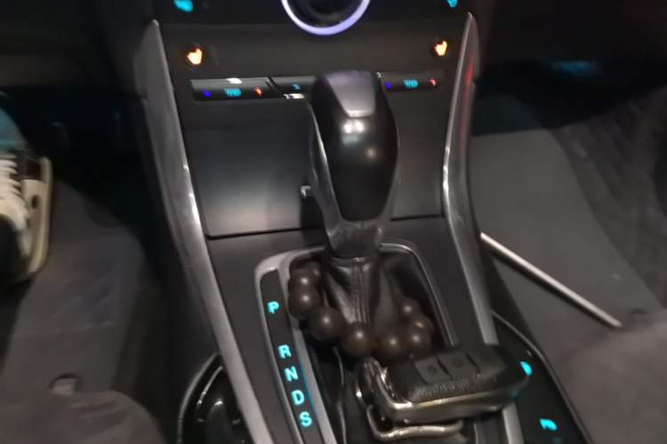 Used Ford Edge 2015 2.7T GTDi 4x4 Sporty 7-Seater Gear Lever