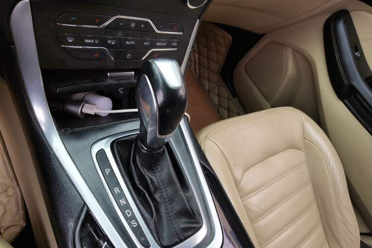 Used Ford Edge 2015 2.0T GTDi 4x4 High-Grade Model Gear Lever