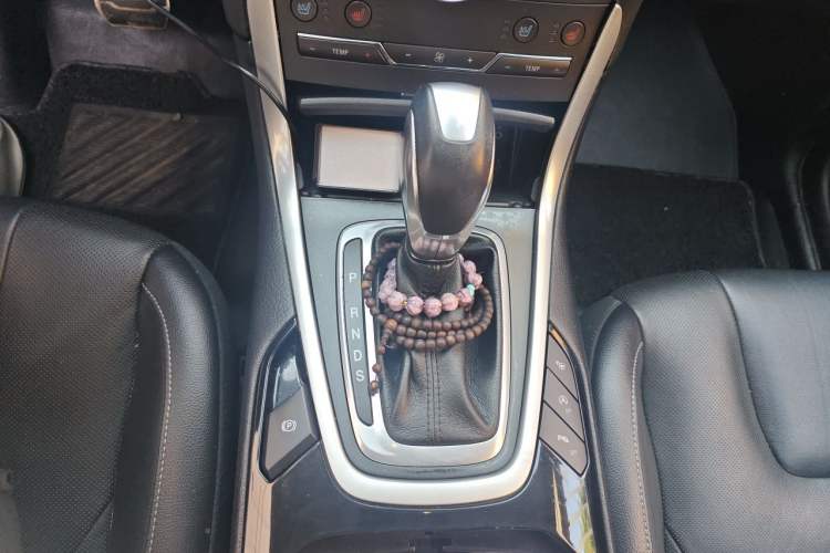Used Ford Edge 2015 2.0T GTDi Four-Wheel Drive Prestige Model Gear Lever