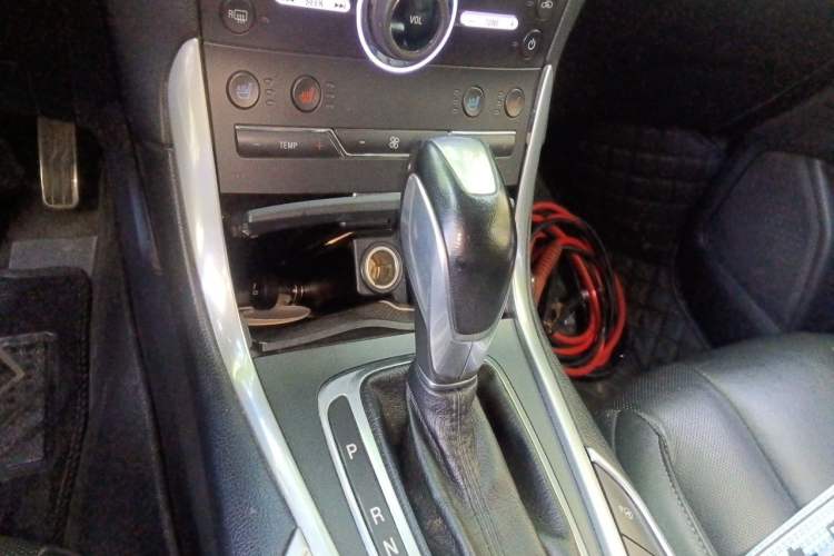 Used Ford Edge 2015 2.7T GTDi 4x4 Prestige 7-Seater Gear Lever