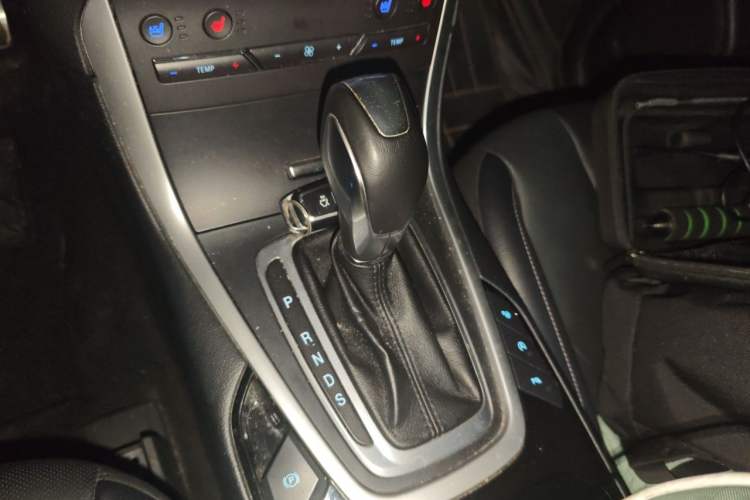 Used Ford Edge 2015 2.0T GTDi Four-Wheel Drive Prestige Model Gear Lever
