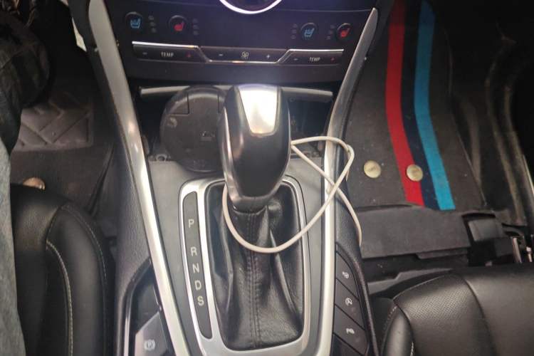 Used Ford Edge 2015 2.0T GTDi Four-Wheel Drive Prestige Model Gear Lever