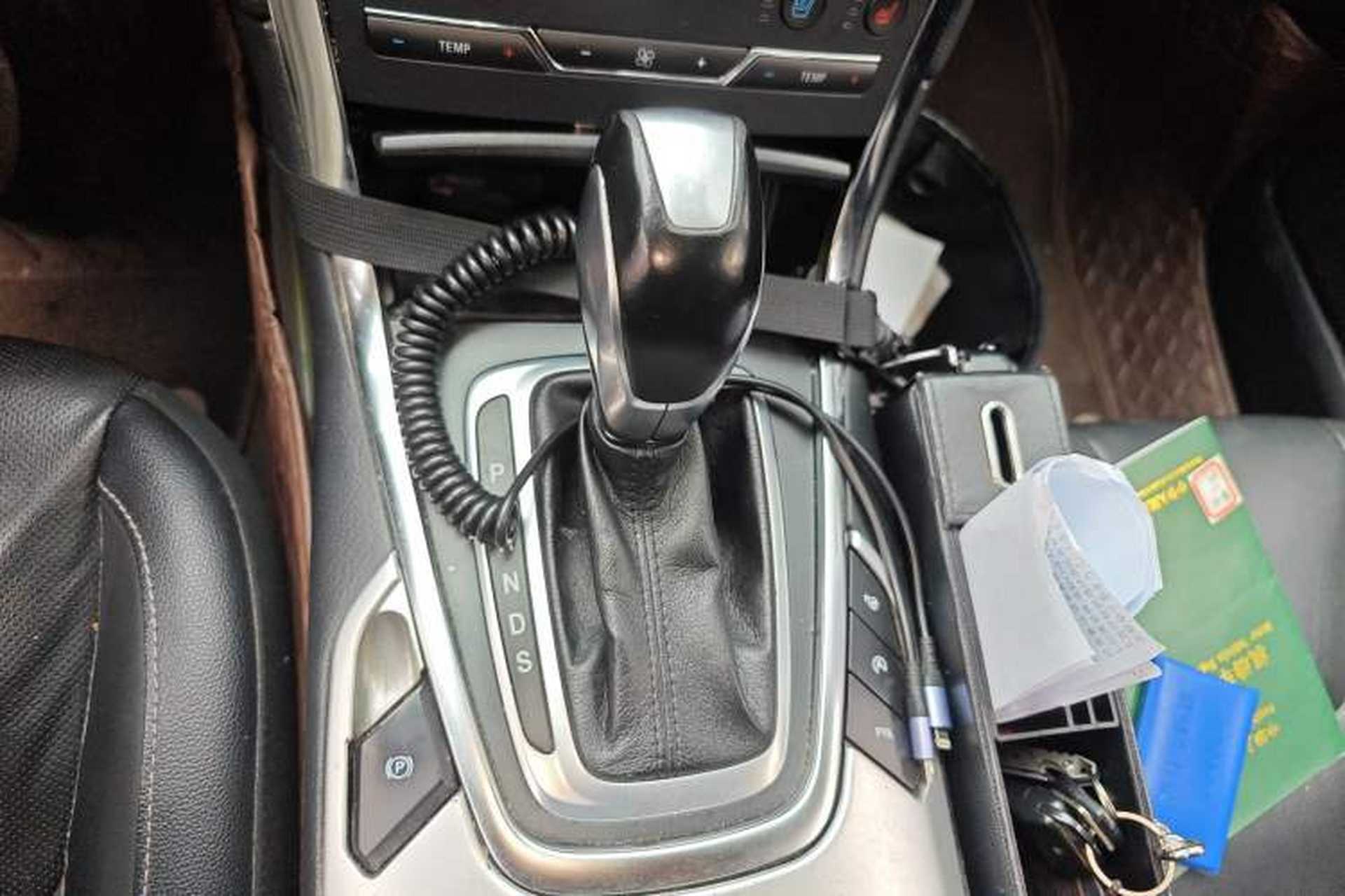 Used Ford Edge 2015 2.0T GTDi Four-Wheel Drive Prestige Model Gear Lever