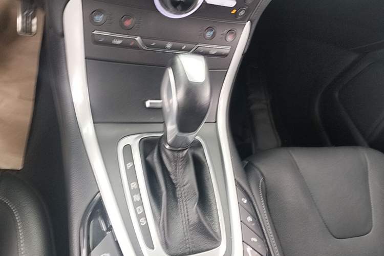 Used Ford Edge 2015 2.0T GTDi Four-Wheel Drive Prestige Model Gear Lever