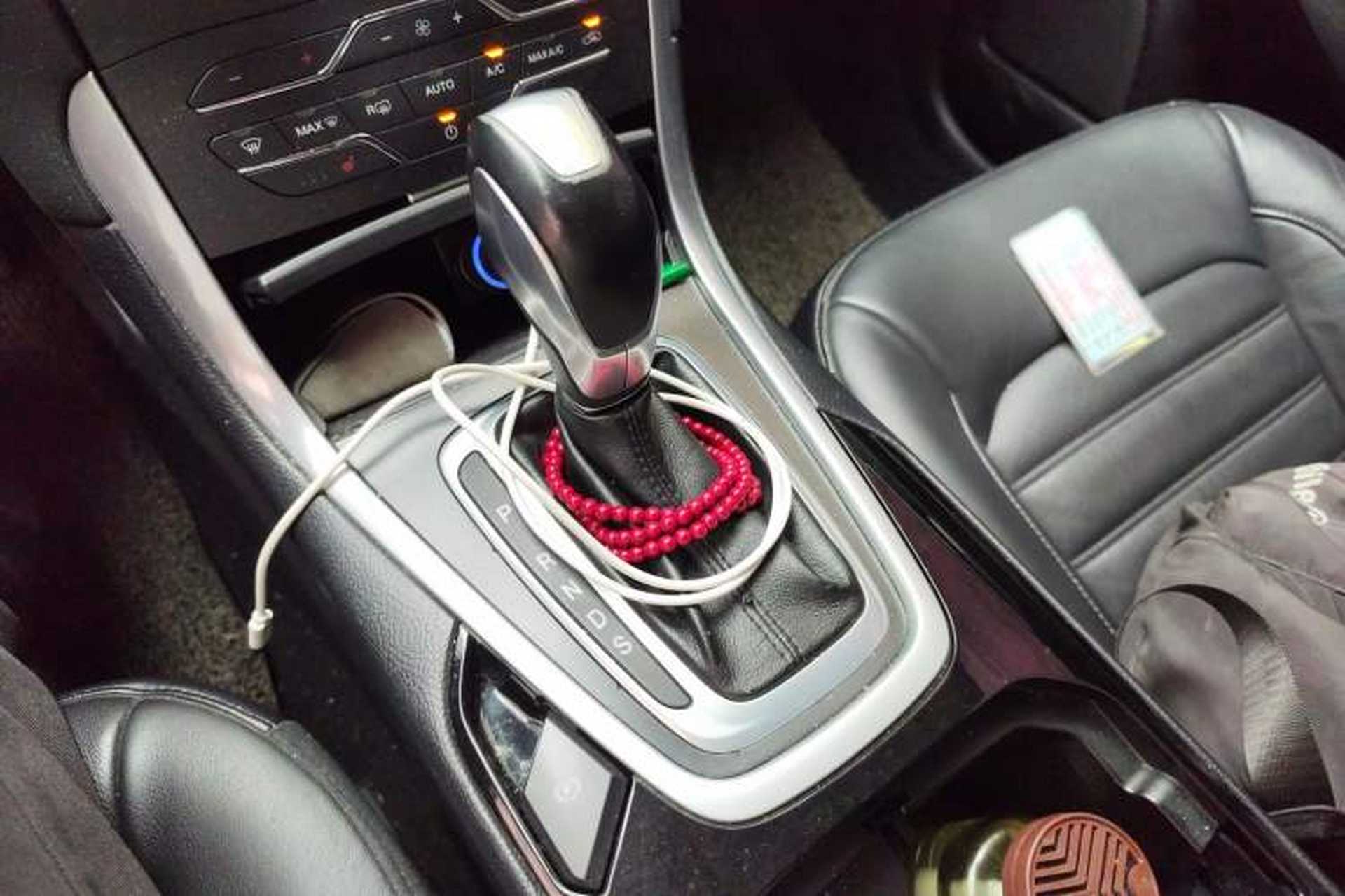 Used Ford Edge 2015 2.0T GTDi Two-Wheel-Drive High-Line Version Gear Lever