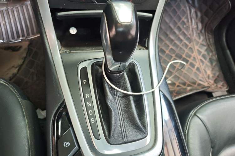 Used Ford Edge 2015 2.0T GTDi 4x4 High-Grade Model Gear Lever