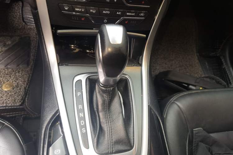 Used Ford Edge 2015 2.0T GTDi 4x4 High-Grade Model Gear Lever