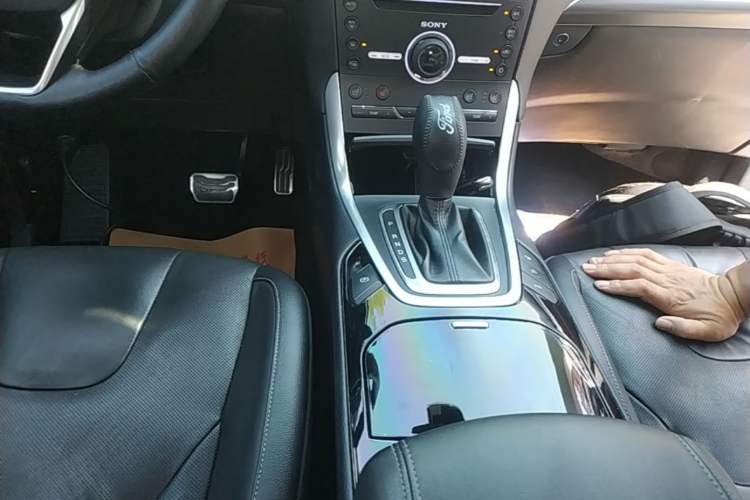 Used Ford Edge 2015 2.0T GTDi Four-Wheel Drive Prestige Model Gear Lever