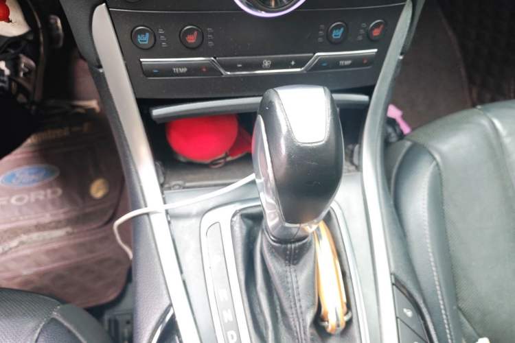 Used Ford Edge 2015 2.0T GTDi Four-Wheel Drive Prestige Model Gear Lever