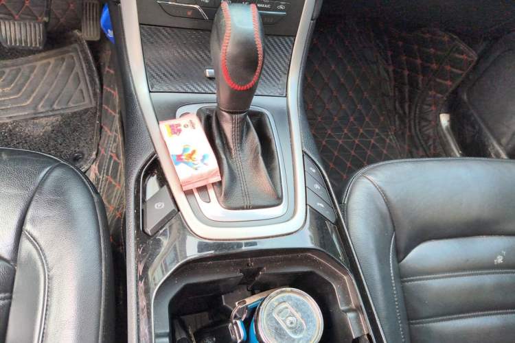 Used Ford Edge 2015 2.0T GTDi Two-Wheel-Drive High-Line Version Gear Lever