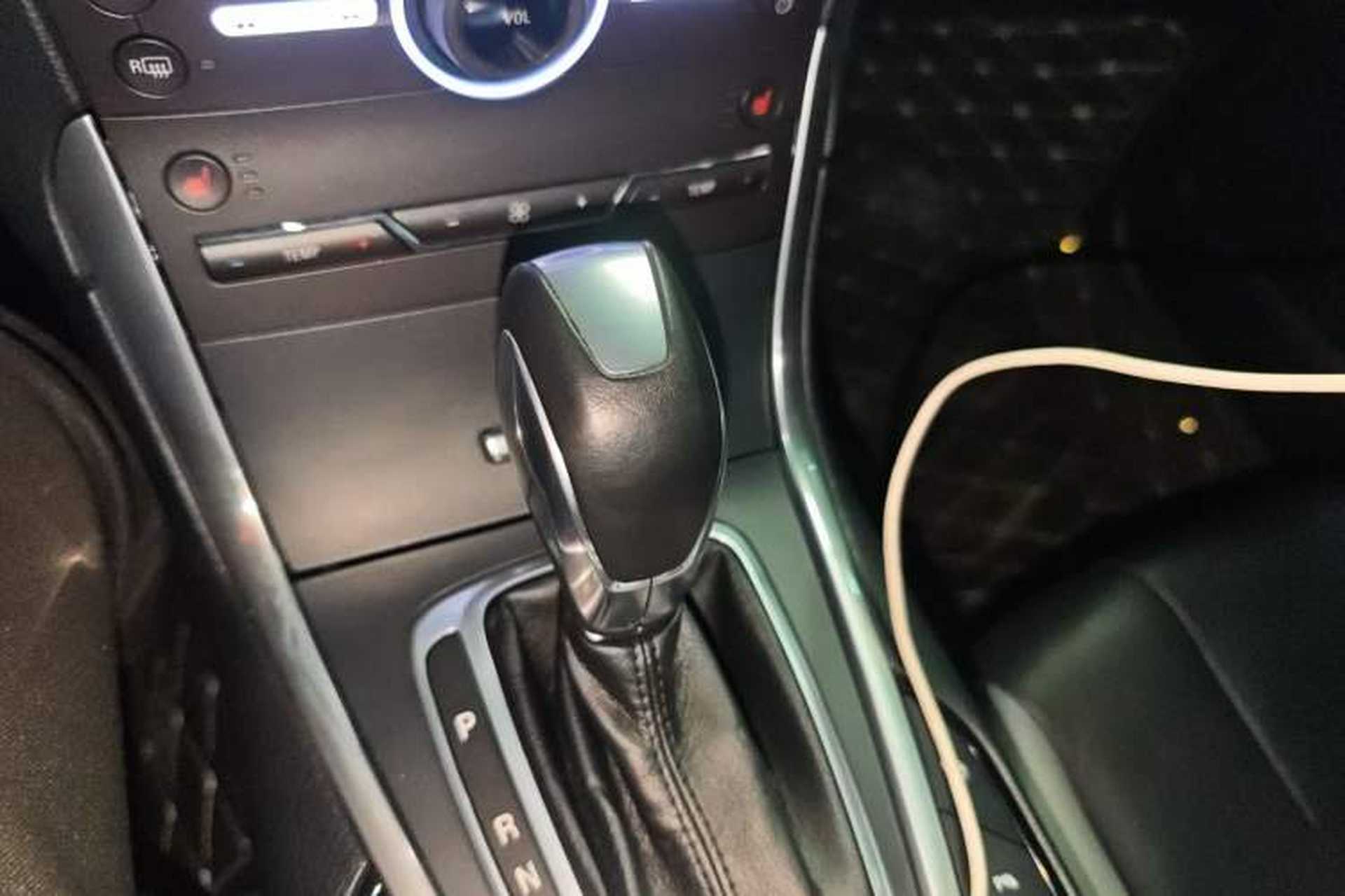 Used Ford Edge 2015 2.7T GTDi 4x4 Sporty 7-Seater Gear Lever