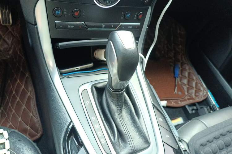 Used Ford Edge 2015 2.7T GTDi 4x4 Prestige 7-Seater Gear Lever