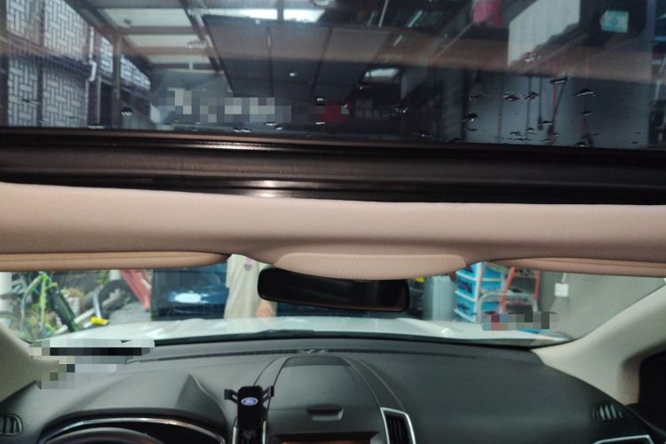 Used Ford Edge 2015 2.0T GTDi Two-Wheel-Drive High-Line Version Headliner