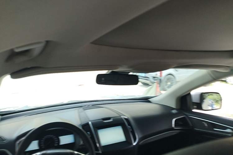 Used Ford Edge 2015 2.0T GTDi Two-Wheel-Drive High-Line Version Headliner