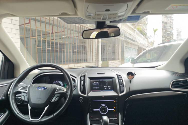Used Ford Edge 2015 2.7T GTDi 4x4 Sporty 7-Seater Headliner