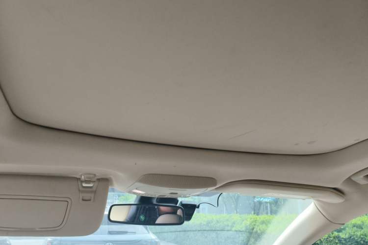 Used Ford Edge 2015 2.0T GTDi Two-Wheel-Drive High-Line Version Headliner