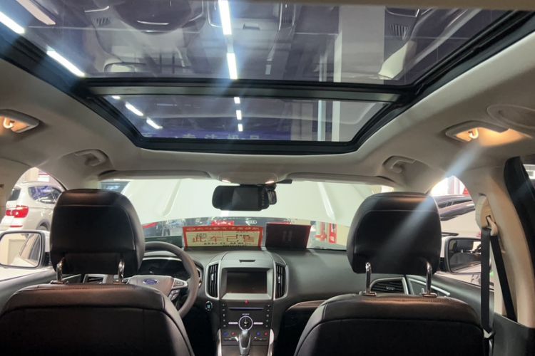 Used Ford Edge 2015 2.0T GTDi Four-Wheel Drive Prestige Model Headliner