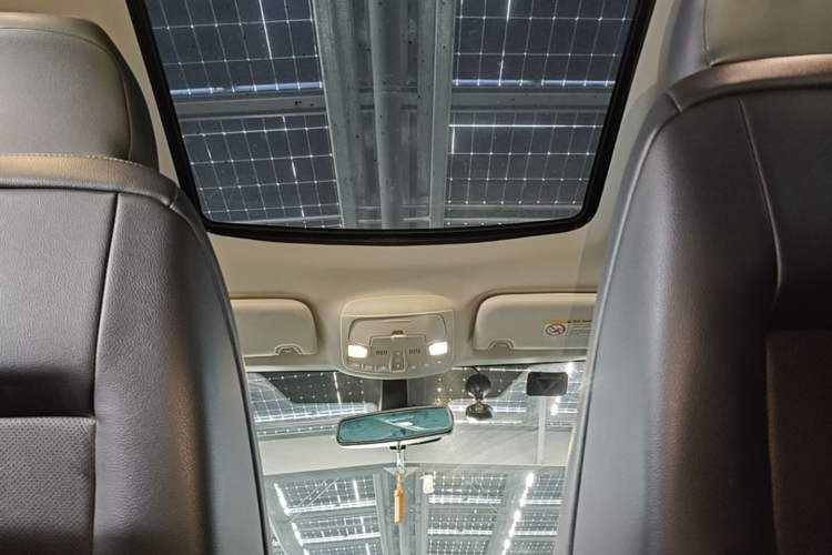 Used Ford Edge 2015 2.0T GTDi Four-Wheel Drive Prestige Model Headliner