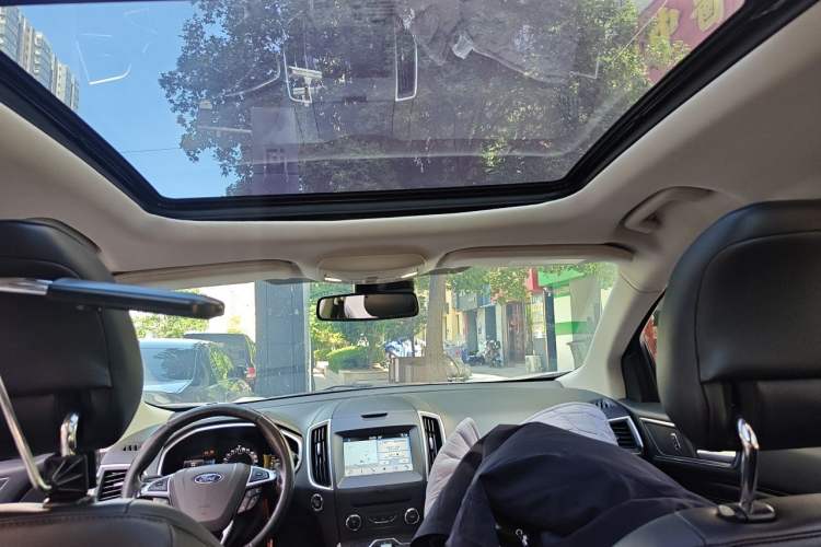 Used Ford Edge 2015 2.0T GTDi 4x4 High-Grade Model Headliner